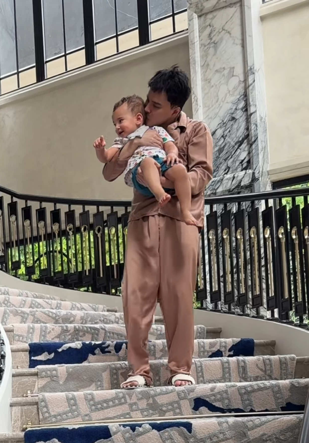 Replying to @nditaa🕊️Alhamdulillah MasyaAllah yg mulia Bem gak pernah rewel, kalo rewel takut diusir, lah kita mah numpang rumahnya dia 