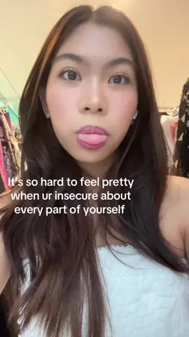 Bruh wait my posture isn’t regularly this bad I was js fixing my dress 😞😞