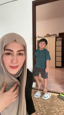 Beberapa detik baru dia ngeh 😭🤣