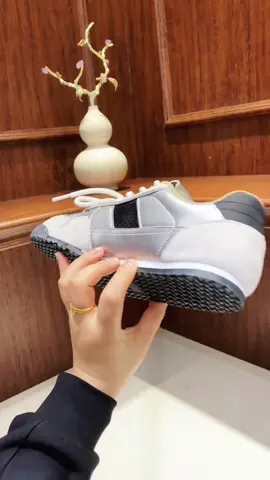 Mẫu giày thể thao nam mẫu mới hàng siêu đẹp #xuhuong #giaysneaker #giaynammaumoi2025 #giaythoangkhi #giaythethaonamcaocap 