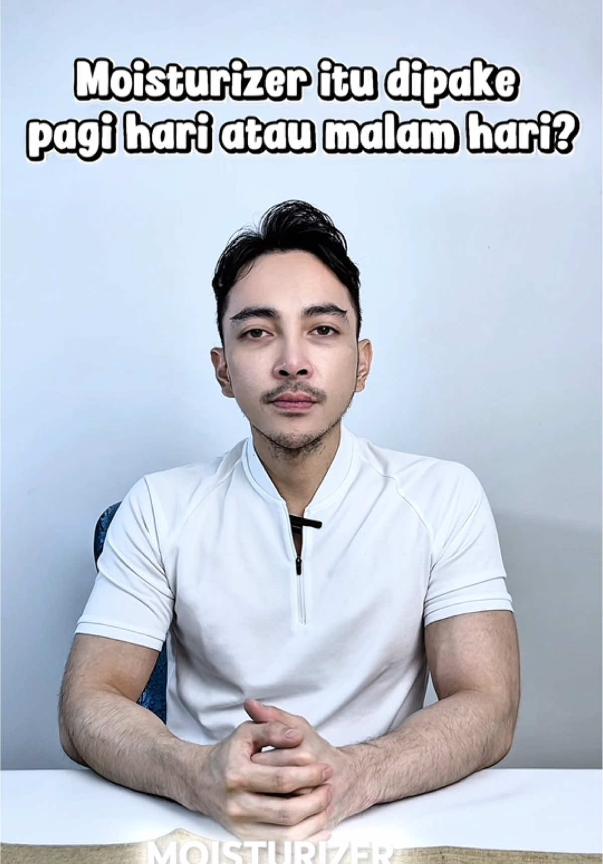 Komen yang paling menyentuh Dok Ekles, dapat hadiah. Nilai plus kalo repost & story. Pengumuman Giveaway setiap hari di malam hari . #dreklesbagibagitiaphari Kalian kalo pake Moisturizer itu dipakenya pagi atau malam sih?🤔 . #drekles #ekles #dreklesskincare #eklesclinic