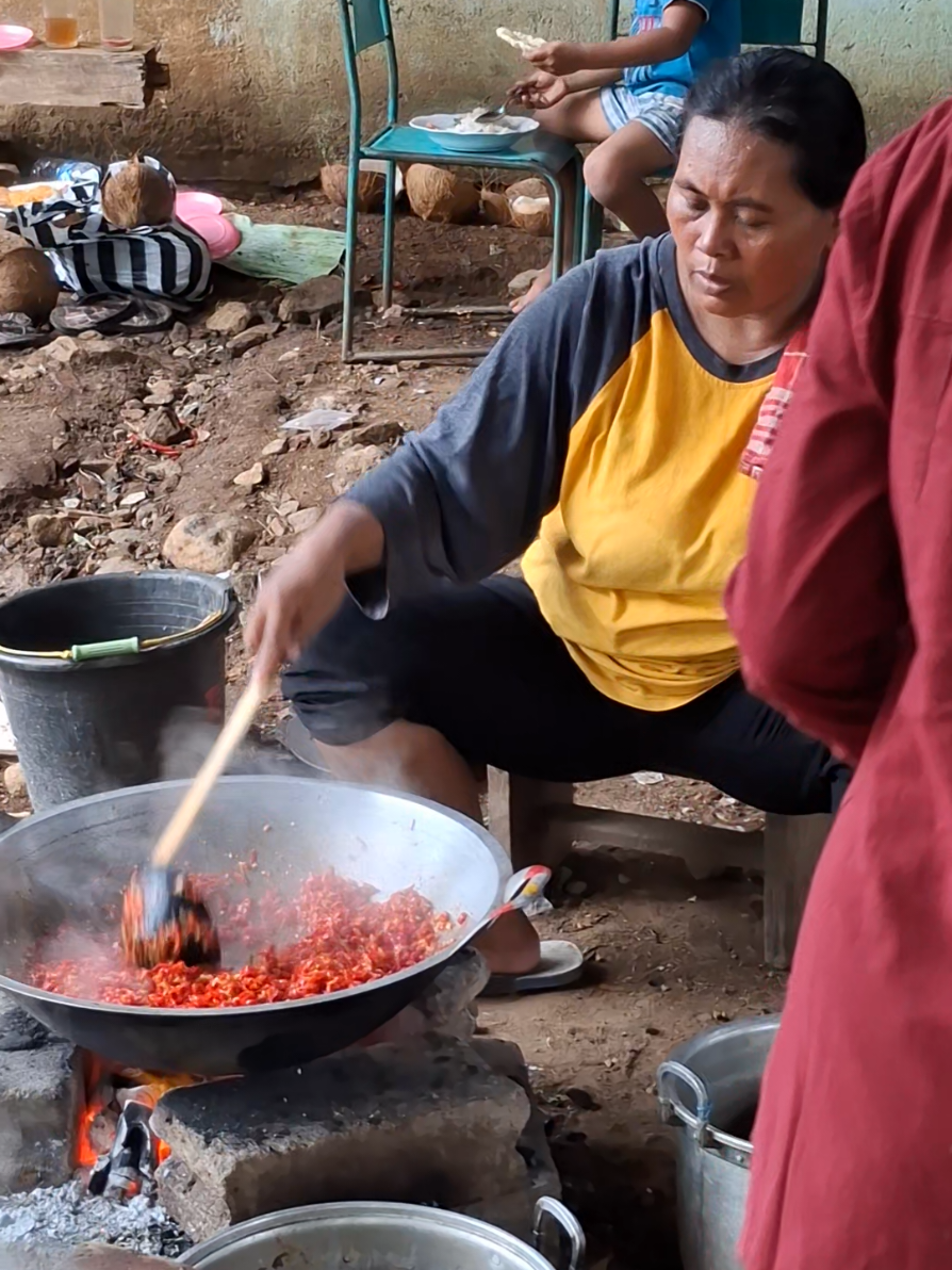 guyup rukun gotong royong rewang gone wong mantu #gotongroyong  #rewang  #nikahanjawa  #wonogiri24jam 