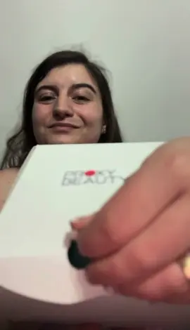 Unboxing pt un colet cu produse pe care nu le-am mai încercat până acum. 🤭 @Baehr România urmează să îmi spun părerea despre ele💌. #pedi #mani #fyf #skintok 