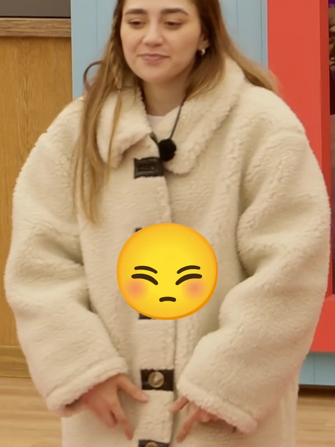 Confesiones, secretos, eso y más, vivimos en la fiesta del viernes con mis granjeros. #LaGranjaVIP 🌾 Disfruta del 24/7 en #DisneyPlus con la experiencia completa.⁣⁣⁣ Durante dos semanas podrás vivirla también en mis redes:⁣⁣⁣ 🌐 lagranjavip.tv⁣⁣⁣ 📱 App TV Azteca En Vivo⁣⁣⁣ 💻 YouTube