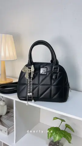 Mini sling bag by @HON&YAN @sgmedia.id #minislingbag #honyanwithme #pastihonyan 