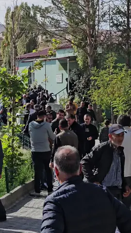 BARDAKLI(TAXILKA)KÖYÜNDEN ÖMER OĞLU NİZAMETTİN KUBA VEFAT ETMİŞTİR MERHUM 63 YAŞINDA 6 ÇOCUK BABASIYDI ALLAH RAHMET EYLESİN MEKANI CENNET OLSUN TAZİYE HACI NECİP YARDIMCI 19.10.2025 11:00 #doğubeyazıt #koçkıran #şehir #mezarlığı 