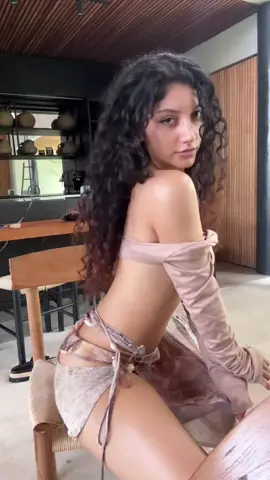 Moving 😋😍😊👀 #fyp 