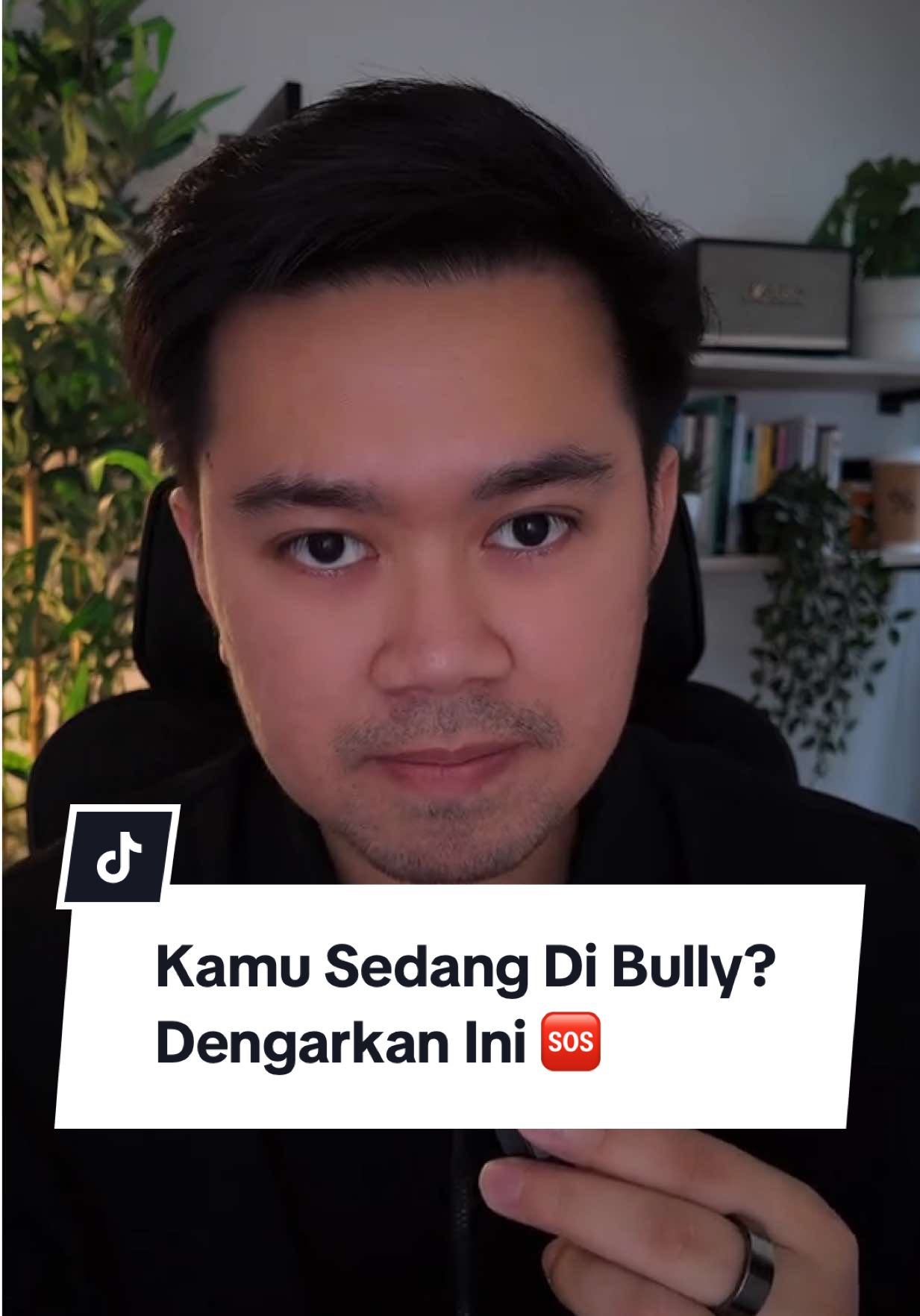 Bagi siapa pun yang sedang mengalami perundungan saat ini: kamu berhak mendapatkan bantuan 🆘 Apa yang Mungkin Kamu Rasakan:  💔 Rasa malu & menyalahkan diri sendiri  💔 “Mungkin aku pantas mendapatkannya”  💔 “Tidak ada yang akan percaya padaku”  💔 “Jika aku bicara, situasinya akan semakin buruk” 💔 “Saya harus mengatasinya sendiri” Gue ingetin ya: ✓ Perundungan TIDAK PERNAH kesalahan korban ✓ kamu tidak pantas menerima perlakuan buruk—terlepas dari tindakan kamu ✓ Berbicara bukanlah kelemahan—itu adalah cara bertahan hidup ✓ kamu pantas mendapatkan keamanan dan rasa hormat Untuk Keluarga/Teman Korban: ✓ PERCAYA pada mereka—jangan pertanyakan persepsi mereka ✓ JANGAN menyalahkan—“Apa yang kamu lakukan?” ✓ AKUI perasaan mereka—“Itu terdengar sangat sulit” ✓ DUKUNG keputusan mereka—jangan memaksa tindakan ✓ BANTU HUBUNGKAN dengan pihak yang bisa membantu Dukungan kamu bisa menyelamatkan nyawa orang lain. kamu penting. Keselamatan kamu penting. Kesehatan mental kamu penting. Berani untuk meminta bantuan atau mendukung seseorang yang membutuhkannya 💪 #bully #timothyanugerahsaputra 