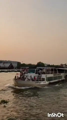 🎤ξ(✿ ❛◒❛)ξ♬♩♪♩🎤 #愛在夕陽下  #Ài zài xīyáng xià #張小英 zhāngxiǎoyīng #曼谷湄南河  #แม่น้ำเจ้าพระยา  #タイ・バンコク  #泰國曼谷 #กรุงเทพฯ  #Bangkok #Thailand 🇹🇭 Cinta di saat matahari terbenam ♥️♥️
