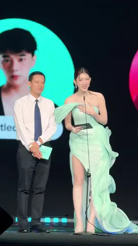 Tối qua Ngân rất vinh hạnh được Tiktok mời trao giải Creator of the year. Hi vọng mỗi năm chúng ta sẽ có thêm những nhà sáng tạo thật tài năng và bản lĩnh! 🏆🌟❤️