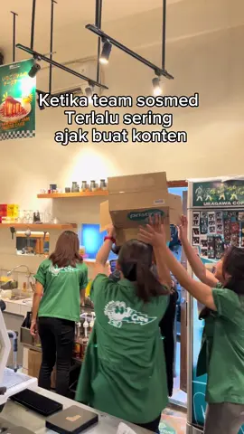 Gatau orang lagi pada sibuk ☺️🫵🏻 #socialmedia #coffeetiktok #fypシ゚ #coffeeshop 