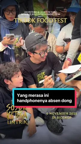 Pemilik handphone ini harap tunjukan diri anda di kolom komentar 🤭😁🫶🏻 🎬Sosok Ketiga : Lintrik, tayang 6 November 2025 si bioskop #FilmSosokKetigaLintrik #SosokKetigaLintrik #LeoPictures #TiktokFoodFest #sptrakori_ 