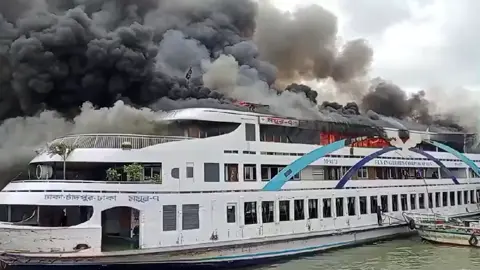 #ঢাকা সদরঘাটে লঞ্চে আগুন এটাকে কি বলবেন আপনারা এইটা কি আল্লাহর গজব নাযিল হইলো আমাদের দেশে আল্লাহর এই দেশটাকে হেফাজত করুন