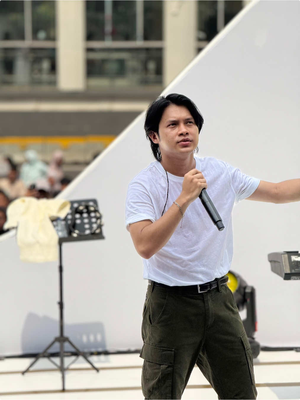 gemes banget tepuk tangan nya bangg🤏🏻 #ronyparulian #sarinah #fyp 