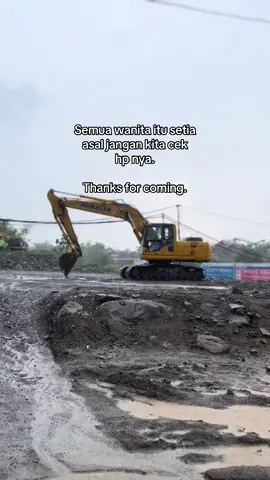 Gitu bukan Ade ade 🫵🏻😋💋🔥 #bendunganjanelata  #tanakaraeng  #fyp  #alatberat  #komatsuexcavator 