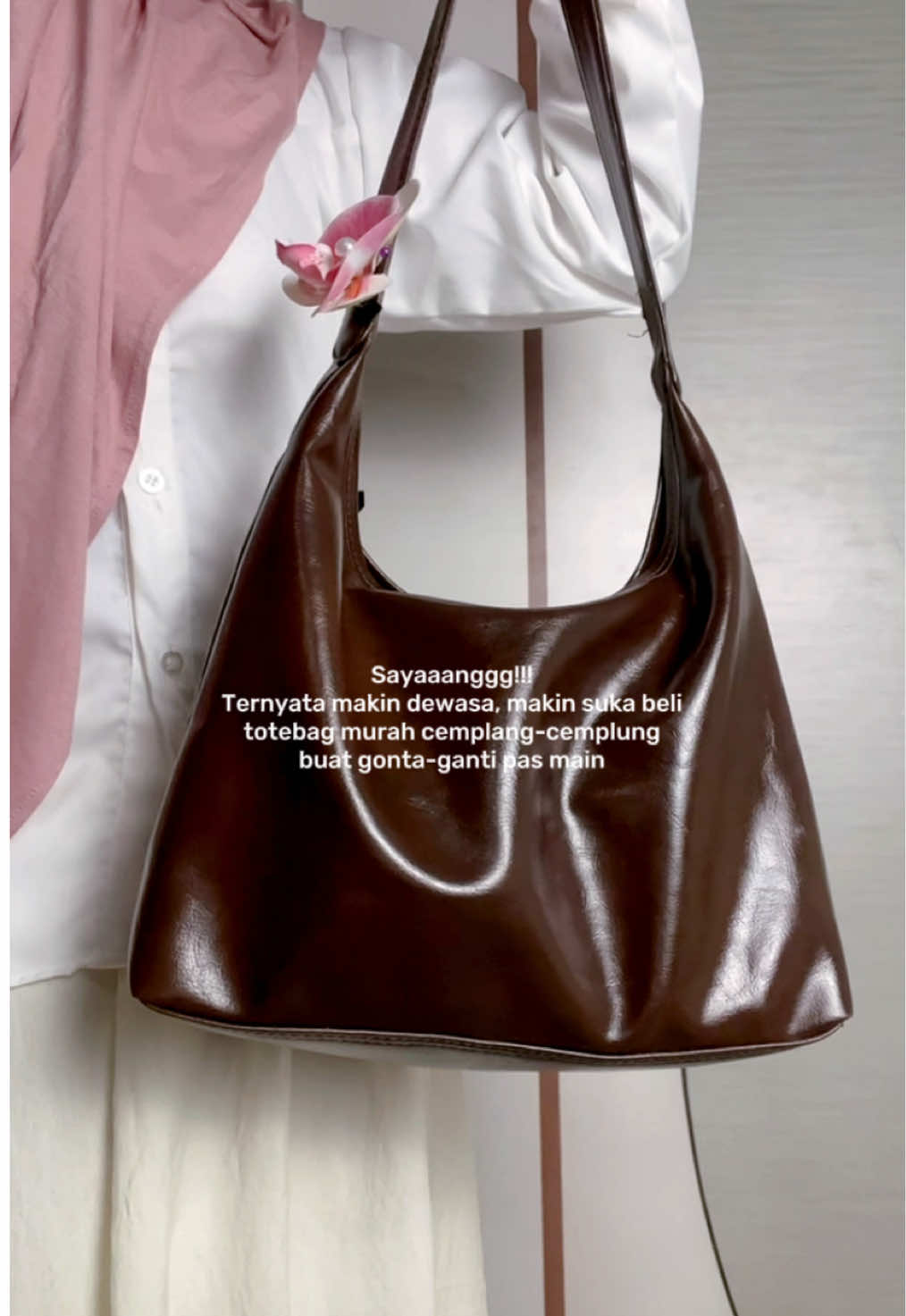 Totebagnya cakep banget sayang!! 🥹 #taswanita #totebag #tastotebag #tassekolah #taskuliah 