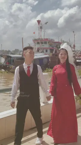Một buổi dạo quanh Bến Ninh Kiều #tiemanhbk #chupanhcouple #chupanhaodai #chupanhprewedding #cantho 