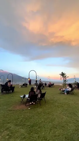 Ambil aja buat bahan atau mentahan video, selebih ya edit sendiri. #thananatureeatry #wisatabatu  #cafebatu #malang #fyp  Lokasi : Thana Nature Eatery