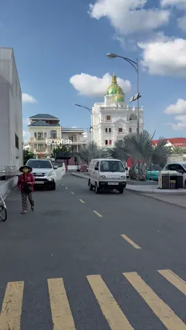 NHÌN THẤY MỘT NGƯỜI GIỐNG DÌ THẢO ĐANG ÂM THẦM QUAN SÁT CÁC BẠN CHỤP HÌNH TẠI TOÀ LÂU ĐÀI CỦA NGÂN COLLAGEN | #ngancollagen #ncollagen #fyp #viral #rofishedit  | clip của chính chủ: vui lòng credit khi sử dụng lại