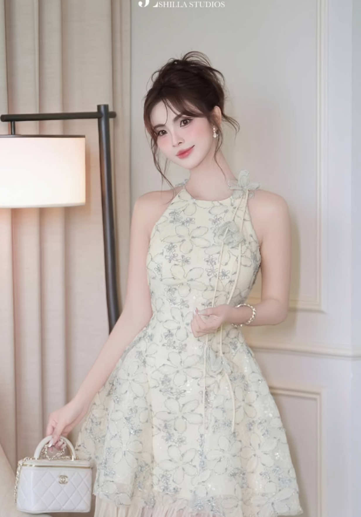 𝐍𝐞𝐰 𝐢𝐧 𝐬𝐭𝐨𝐫𝐞 - Có những cảm xúc tưởng đã ngủ yên, chỉ cần một khoảnh khắc #shillastudios #vayxinh #shilla #vaydutiec #phunu