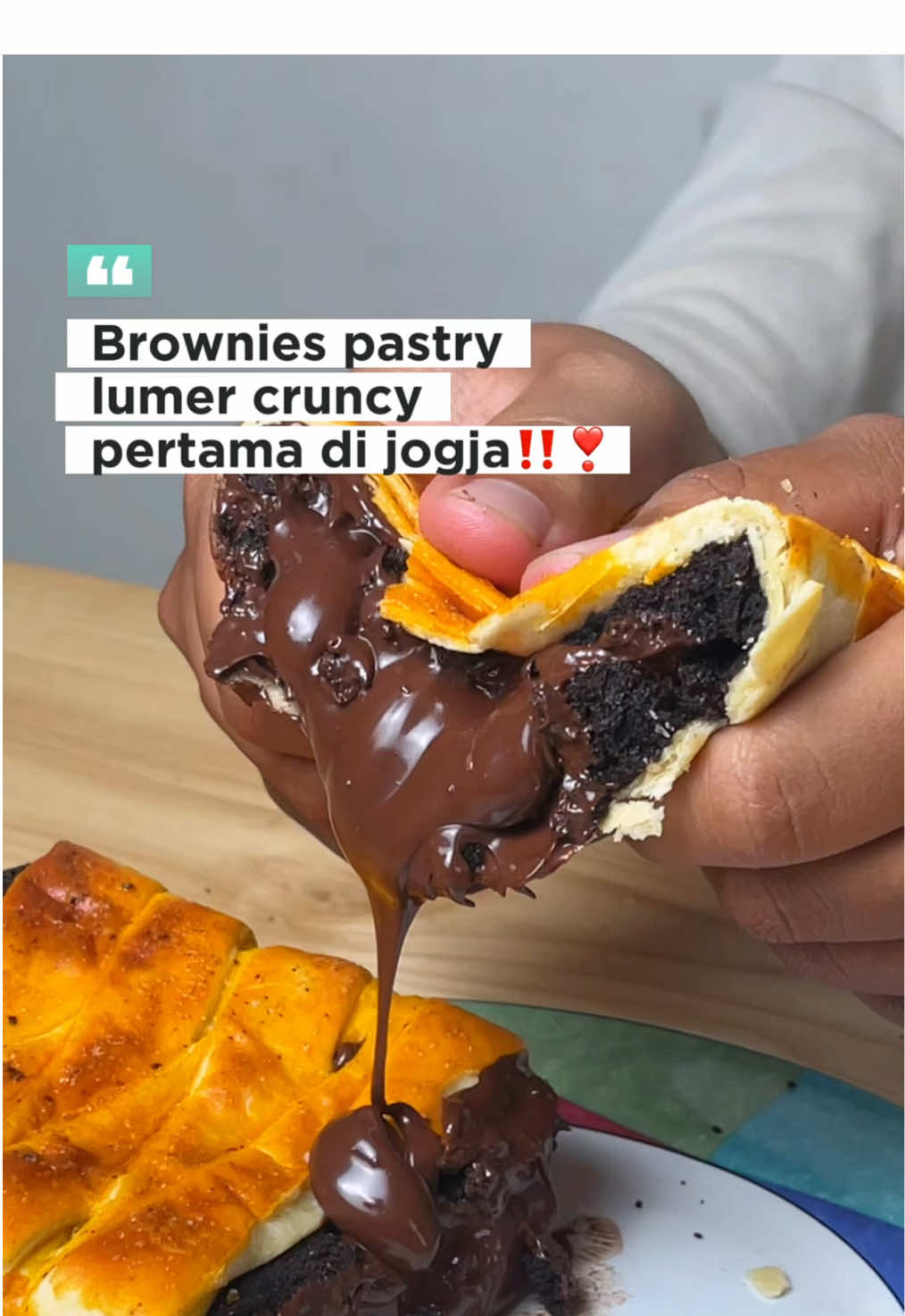 Selain cocok buat oleh-oleh, brownies pastry ini juga cocok banget dihidangkan di tengah orang tercinta, bahkan juga bisa sebagai hantaran🥰🤤🫶🏻 Jadi tunggu apalagi, dapatkan brownies pastry ini di Cake In Love sekarang juga! P JI. Wates No.19, Kadipiro, Ngestiharjo, Kasihan, Bantul, Yogyakarta (Gmaps: Cake In Love) #cilo #brownies #oleholehjogja #oleholeh #kuliner   