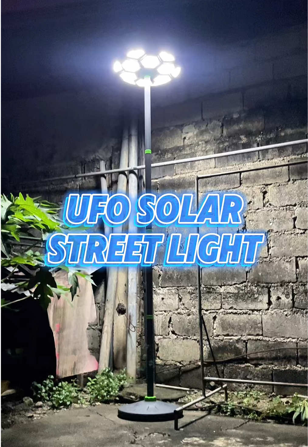 UFO SOLAR STREET LIGHT OUTDOOR LIGHT #solarstreetlight #ufosolarstreetlight #outdoorlight #solarufolight #streetlightpole  @TonySLamp 