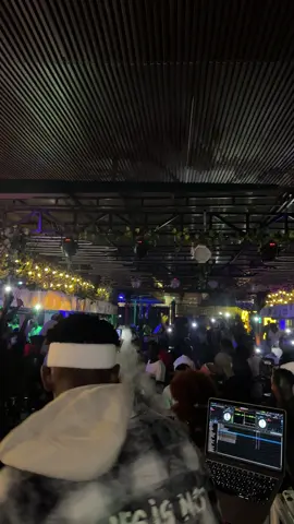 #viraltiktok #viraltiktok #foryoupage❤️❤️ #trendinginkampala #foryoupage @DJ🎶Stylz 