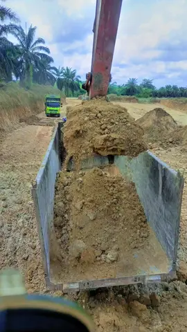 #hitachi350lch #jambi #anakrantauindonesia #excavatoroperator #hitachiexcavator 