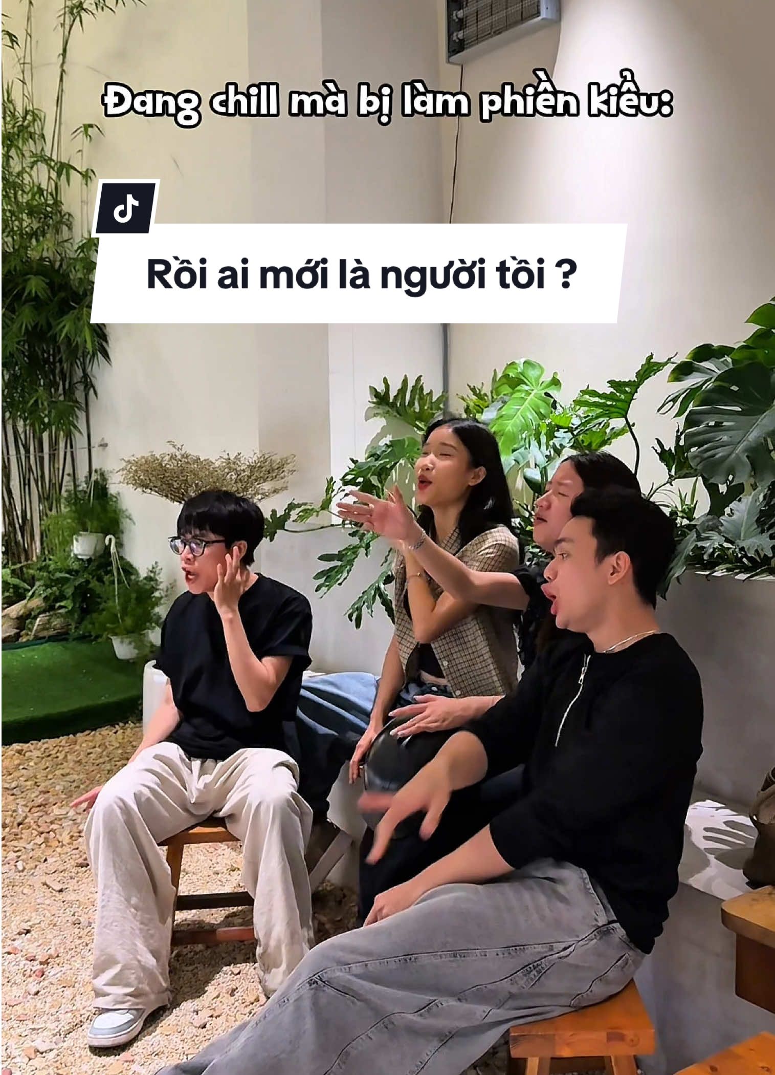 Mún chiếm spotlight băng này hông có dễ đâu à nha chị @Lắp ráp camera quận 1 ơi !!! #TikTokGiaiTri #XuHuongTikTok #tuquy2 #fyp @2 Cơ ♥️ @2 Chuồn ♣️ @2 Bích ♠️ @2 Rô ♦️ 