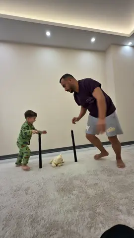 Hazır mısın? 😄 Yağız Ege antrenmanda hem eğleniyor hem gelişiyor! ⚽💪 . 👉 Hadi yana kaydır, birlikte nasıl çalıştığını keşfet! 💬