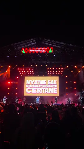 Sanes sanes🥹, seneng bisa temu kangen sama @GUYONWATONOFFICIAL @Faisal Bagus 🙌🏻🥳 #pekangembiraria #jawapride #infokonser #ambyar #sanes #guyonwaton #konserjakarta #fyp #lagugalau 