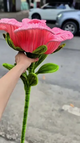 Hoa hồng khổng lồ kẽm nhung đk 30-35cm, cao 1m #hoahongkhonglokemnhung #hoahongkemnhung #hoakhonglo #kozimehandmade #kozihandmadeshop 