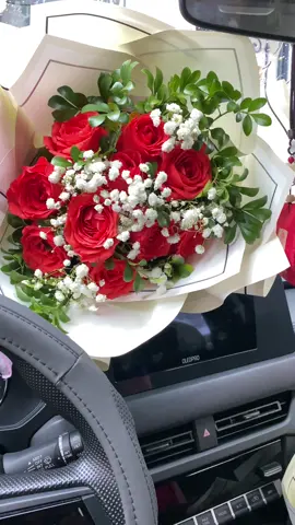 Có ba bạn gái, ngày 20 tháng 10 nên làm thế nào? Mong mọi người giúp tôi cho ý kiến.