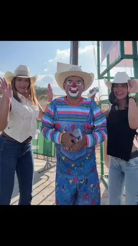 casi no se ve dompyyyy  @Mi buen amigo Dompy @Yaresly S. @Festival Rodeo Slw 