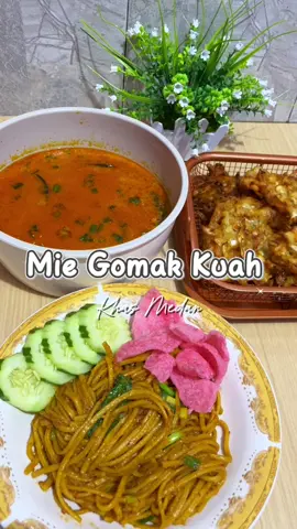 Selamat hari minggu gess mie gomak kita dulu ya 🤤 #masak #miegomak #halal #resepmiegomak #masakansimple 