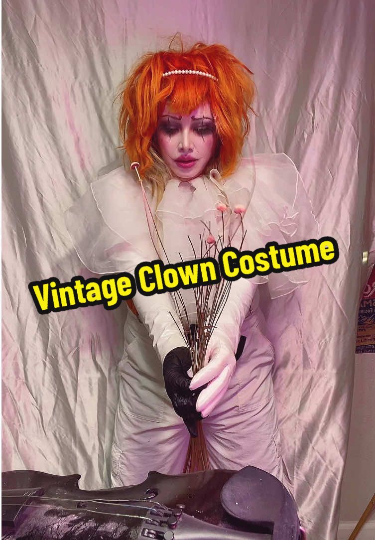 🧸🎪🧁Day 19 of the 31 Days of Halloween.  Vintage 1920s clown  #vintageclown  #31daysofhalloween #diycostumes #halloweencostume  #trending 