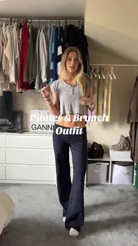 Let’s build an outfit for my fav sunday activity: pilates and brunch What do you think of the finished outfit? #brunchoutfit #myautumnoutfit #outfitinspo #styling #pinterestoutfit 