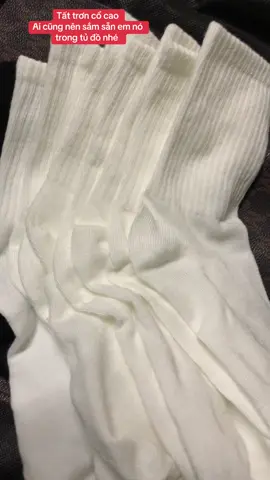 Tất cao cổ trơn ai cũng lên có sẵn nhé dùng mê luôn mà đẹp nha #xuhuong #thinhhanh #tatcocao #tatvohottrend #NgocUoc 