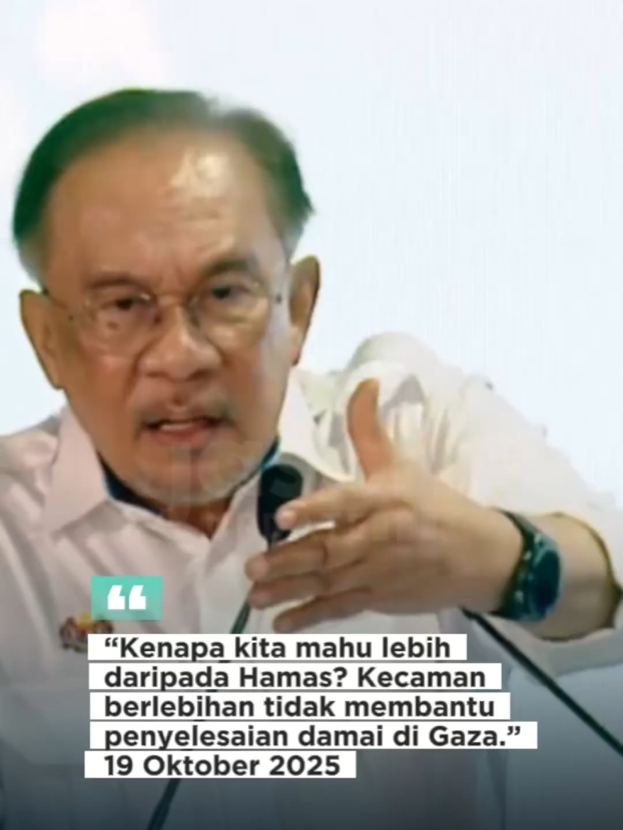 “Kenapa kita mahu lebih daripada Hamas? Kecaman berlebihan tidak membantu penyelesaian damai di Gaza.” - PM @Anwar Ibrahim  #programmadanirakyat #melaka #MalaysiaMADANI #anwaribrahim #keadilanuntuksemua 