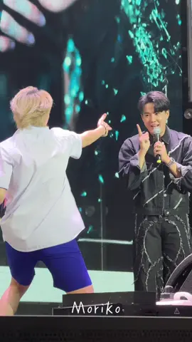 All-round fan service: Shoot 😆 Host: Why is the gun pointed at me? 🤣 #smartchisanupong #smartcsnp #csnp_21 #wearesyra @Smart Chisanupong 