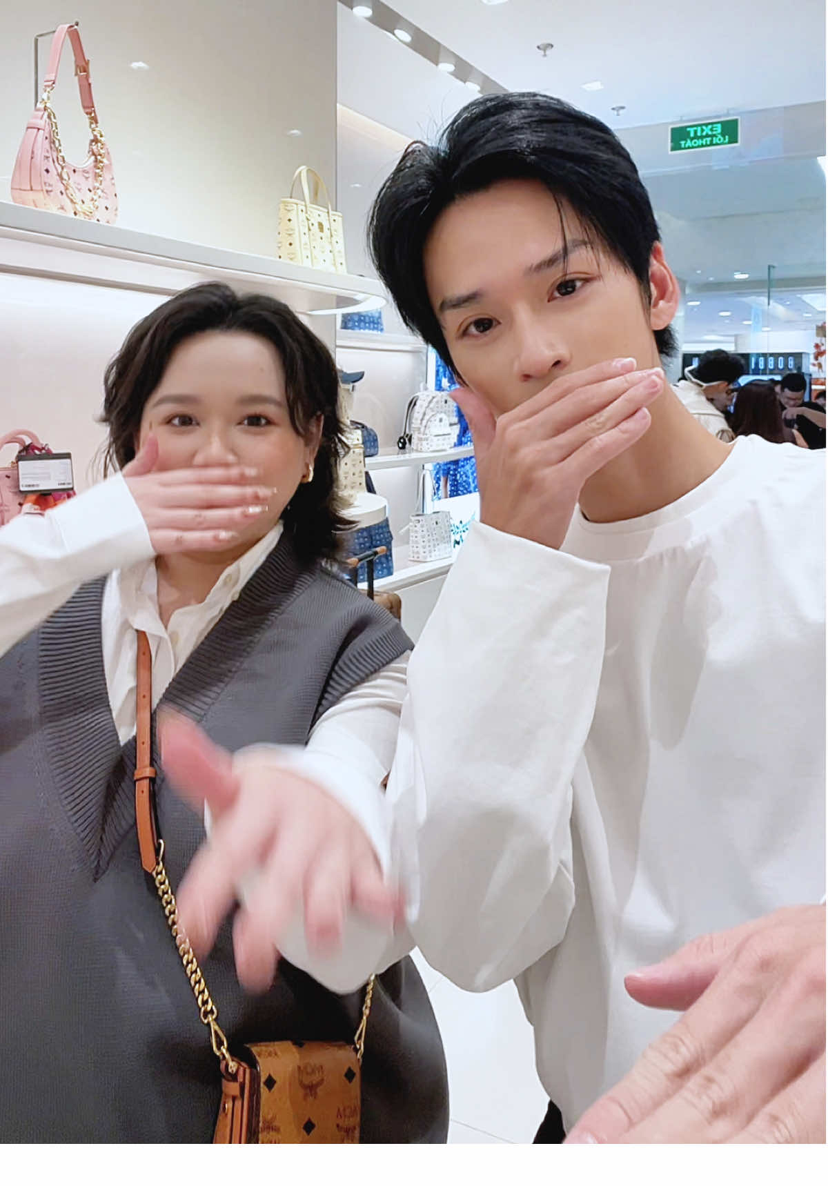 Người hông biết ngầu chỉ người hông biết nhảy hip hop gang gang =))  @Trần Nghĩa  #MCMWorldwide #MCM #MCMVietNam #MCMSaigonCentre #DAFC