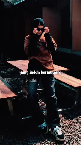 Manis bermadu di awal,pahit bagaikan empedu di akhir.😩🤧…..#liriklagu #surgadanneraka #CapCut #fyp