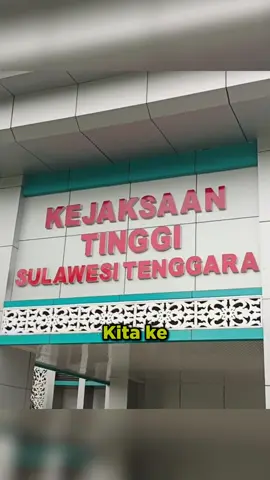Jaksa Penuntut Umum Kejaksaan Tinggi Sulawesi Tenggara mulai membongkar modus-modus korupsi yang dilakukan para tersangka di kasus dugaan korupsi terkait penyalahgunaan wewenang pada pertambangan nikel. Total ada 9 tersangka di kasus ini.
  
 Modus operandi melibatkan penggunaan kuota RKAB dari perusahaan yang tidak lagi menambang (fiktif) untuk menjual nikel ilegal dari wilayah lain, serta suap kepada Kepala Syahbandar (KUPP Kolaka) sebesar Rp 100 juta per tongkang untuk penerbitan SPB ilegal. Pengungkapan kasus ini merupakan komitmen Kejaksaan dalam mengamankan sumber daya alam dan memberantas tindak pidana korupsi.
  
 #KejatiSultra #KorupsiNikel #Kejaksaan #KejaksaanTegas #sulawesitenggara 