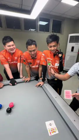 A magic prediction in Team Asia’s practice room 🤣🙌 @livesb.io #ReyesCup 🌟