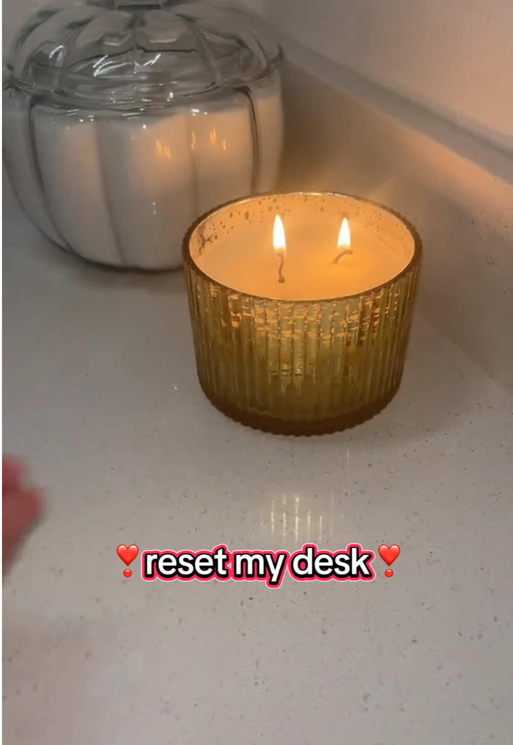 adding little by little to my desk area ❣️#fyp #trending #parati #influencer #resetwithme 