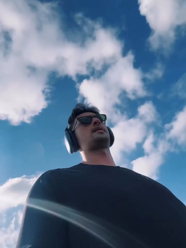 Happy in the moment🌊🌴