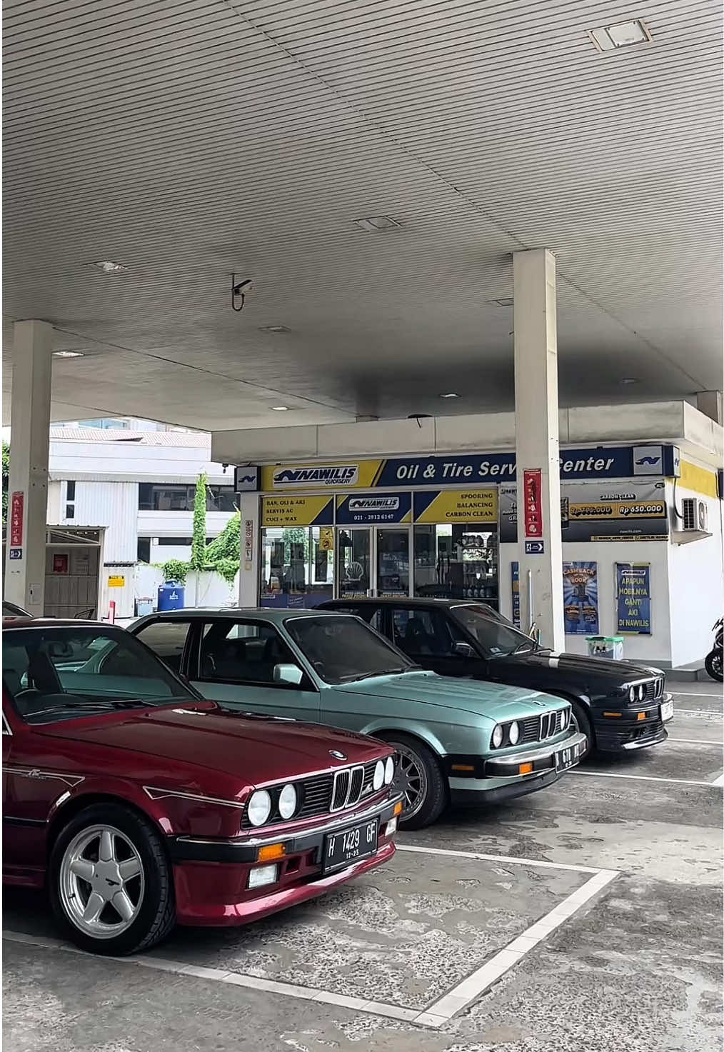 minggu pagi syahduu #e30 #e30coupe #bmwindonesia #shellindonesia #supportshell 