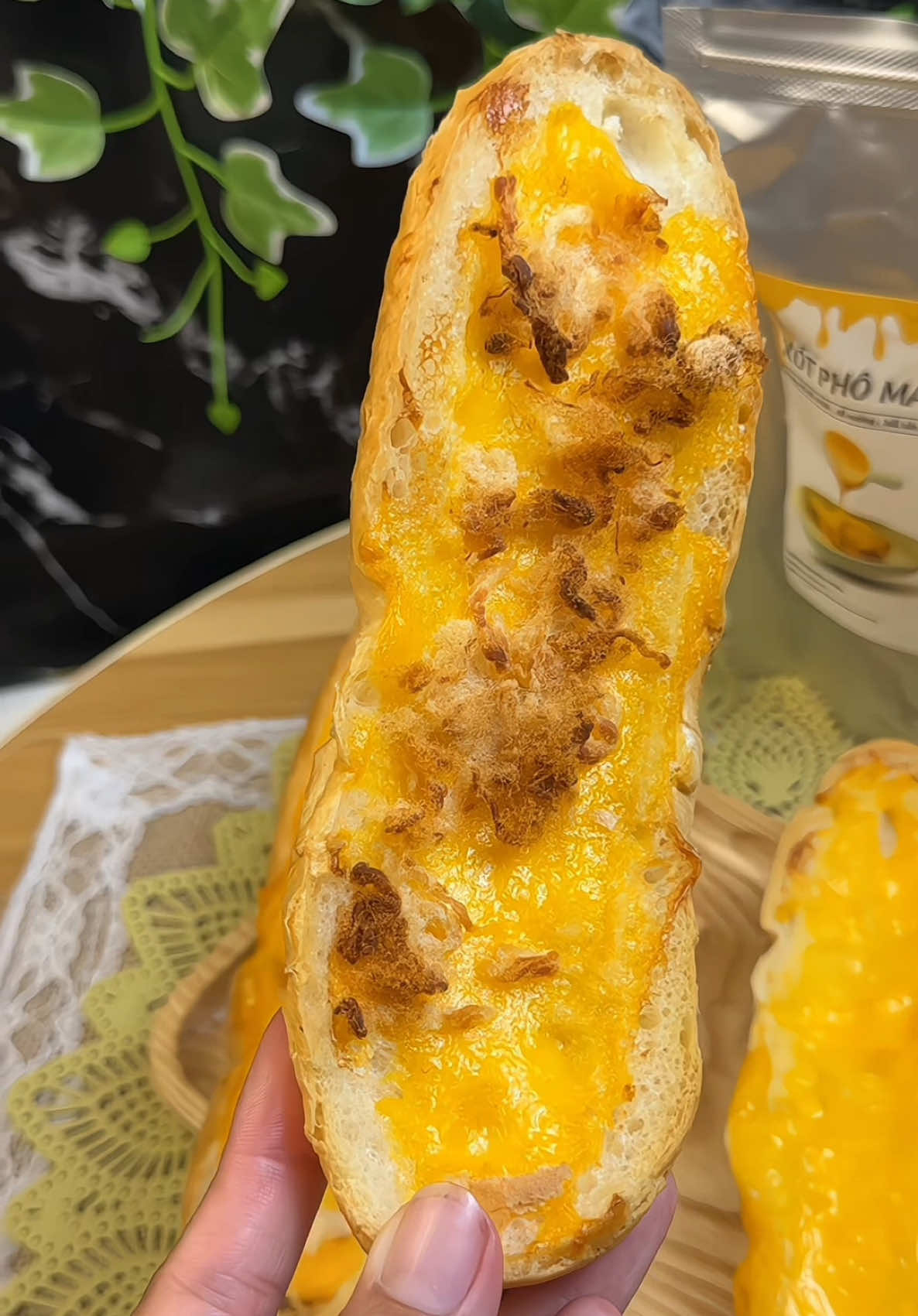 Mê cái món này quá đi thôi ,ngon thiệt á mấy c #xuhuong #ancungtiktok #banhminuongsotphomai #sotphomai #sotphomaitanzy 