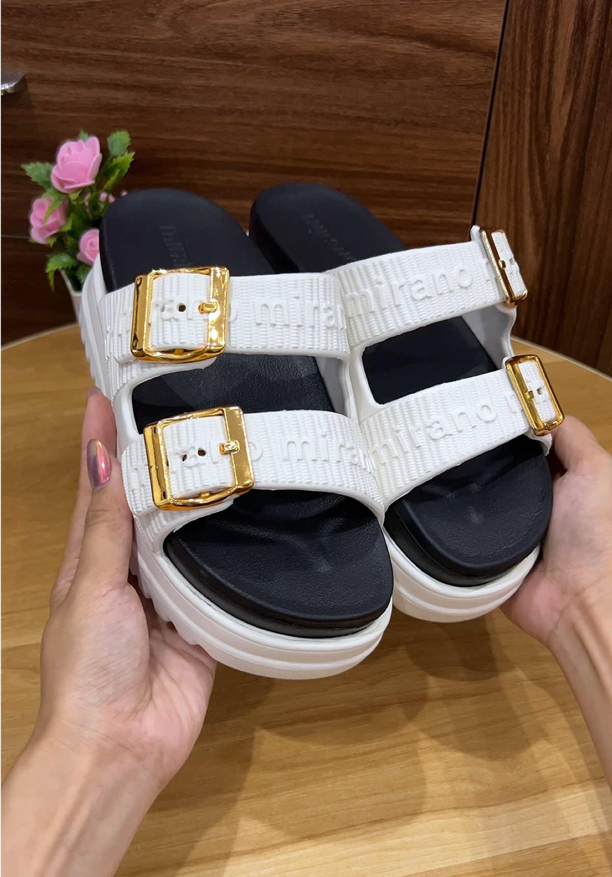 Dép siêu nhẹ . Xinh lắm nha đi êm chân cực kì lun #dep #depnu #depsieunhe #xuhuong #tranghatay96  @Trang Hà Tây 96  @Trang Hà Tây 96  @Trang Hà Tây 96 