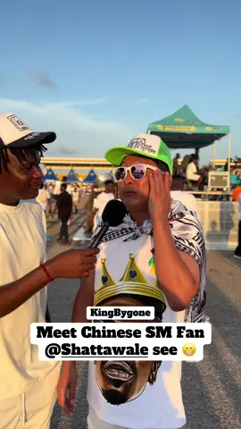 Meet Chinese SM Fan, Shatta Wale must see this 😁